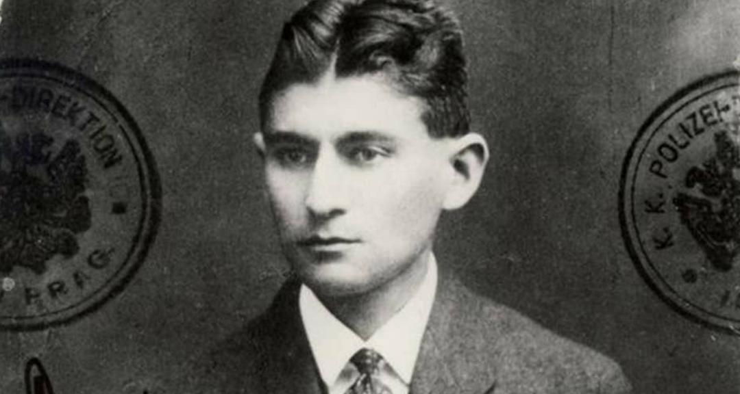 O mistério é o meio: Uma breve leitura da obra O Processo de Franz Kafka.